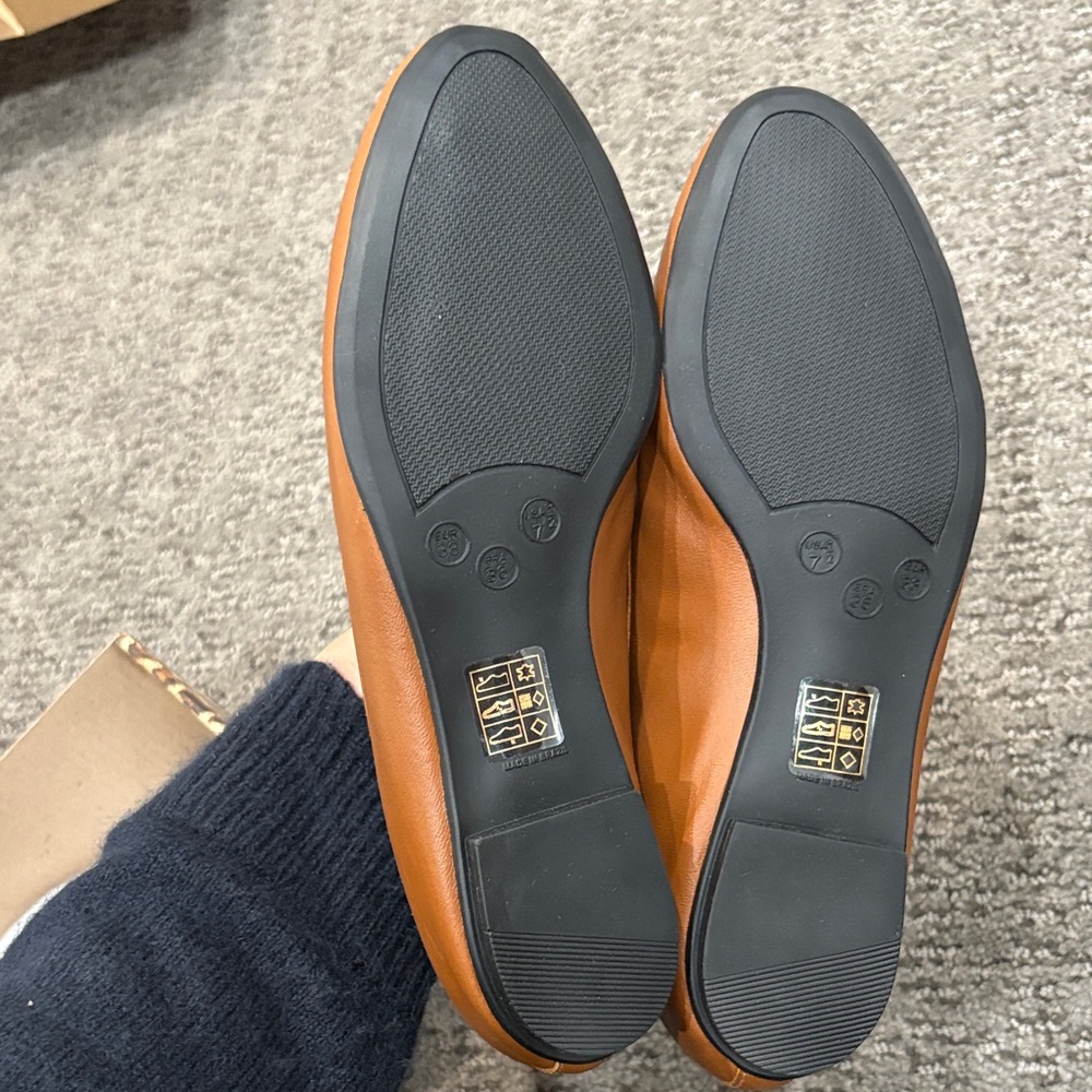 French Sole Emerald Leather Flat - Picture 4 of 4